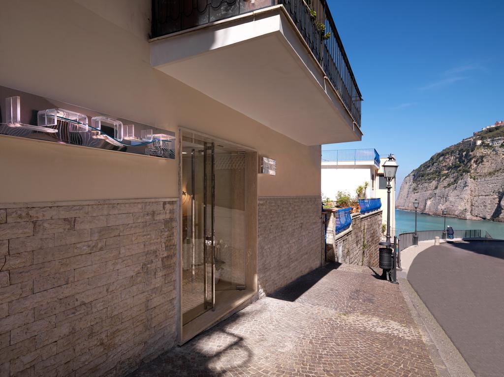 Laqua By The Sea Hotell Meta Exteriör bild